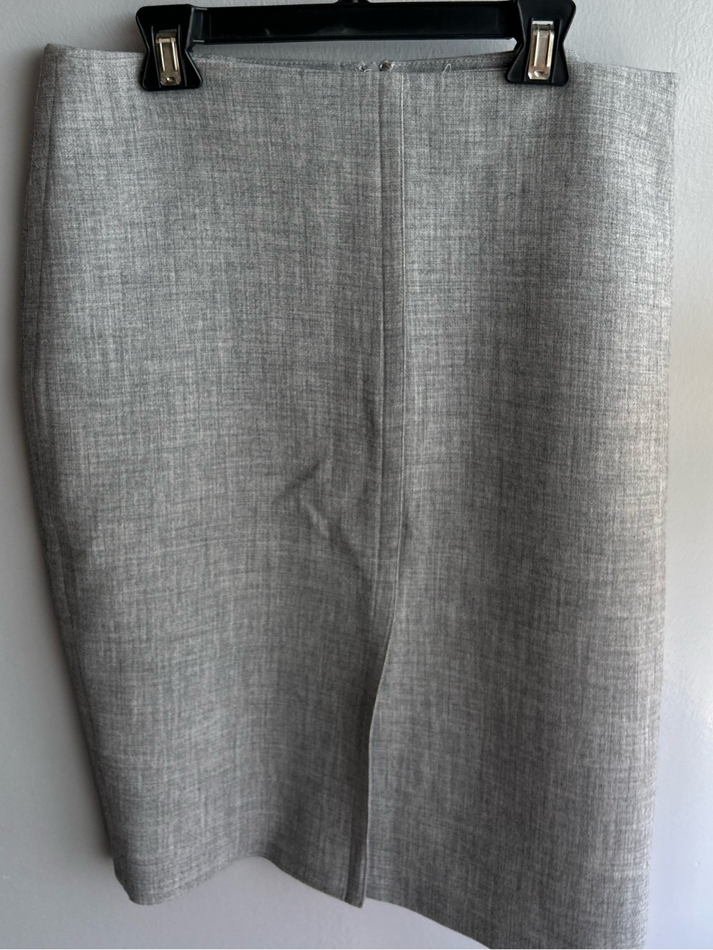 Classic Gray Pencil Skirt - Sleek Office Style